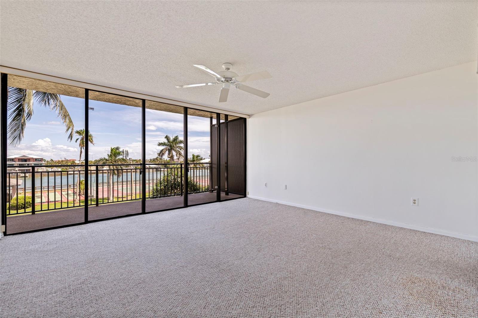 7600 BAYSHORE DR #208