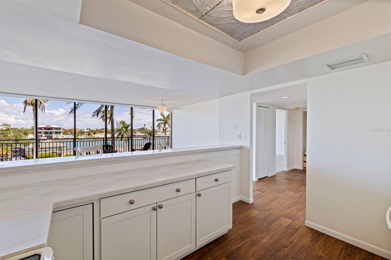 7600 BAYSHORE DR #208