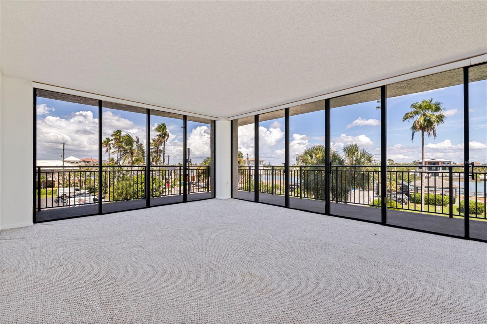 7600 BAYSHORE DR #208