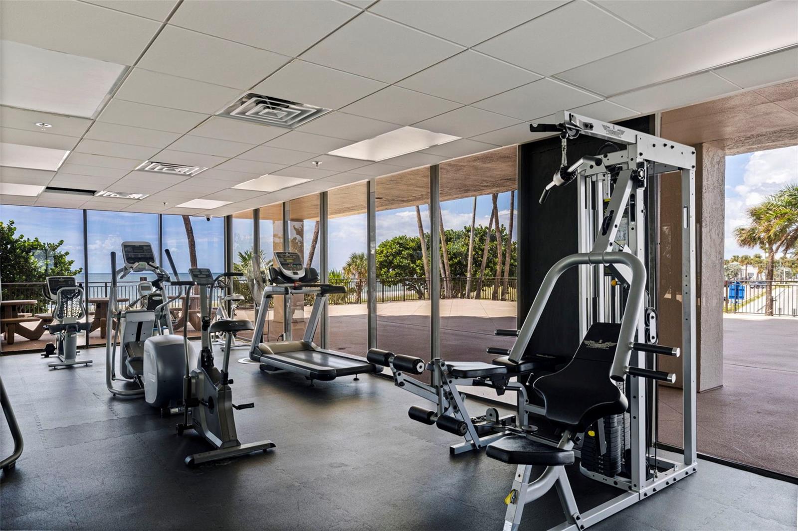 7600 BAYSHORE DR #208