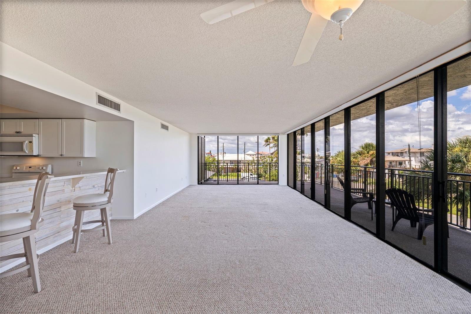 7600 BAYSHORE DR #208