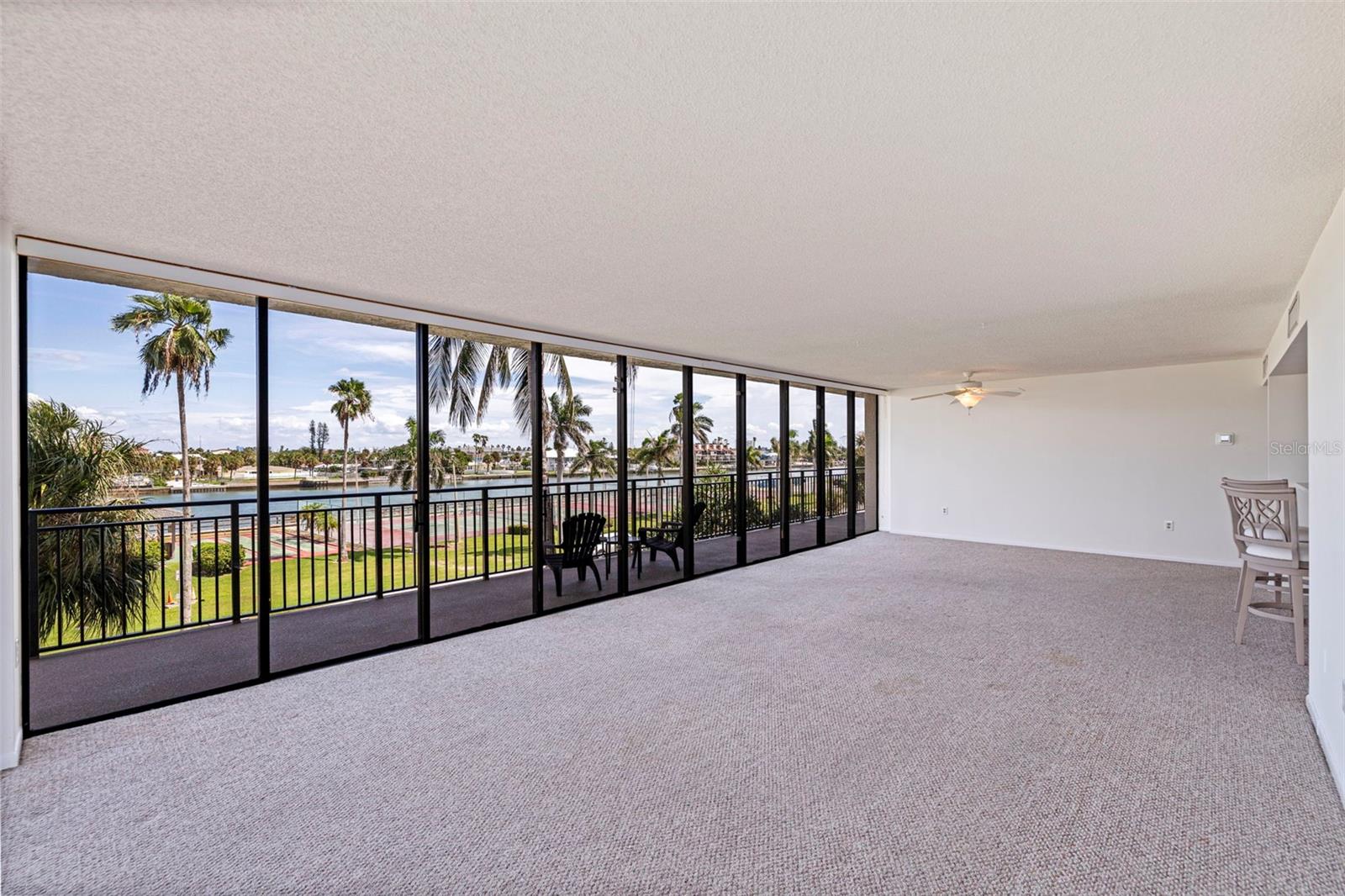 7600 BAYSHORE DR #208