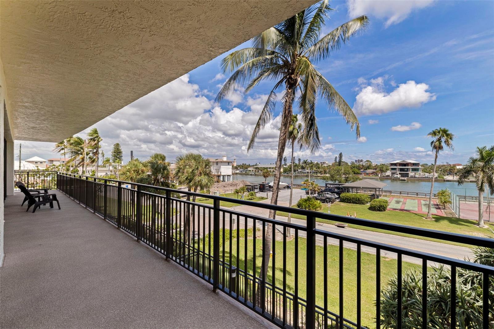 7600 BAYSHORE DR #208