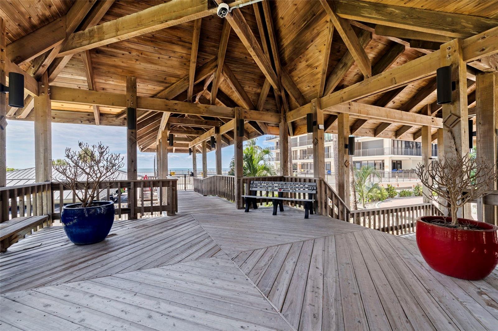 7600 BAYSHORE DR #208