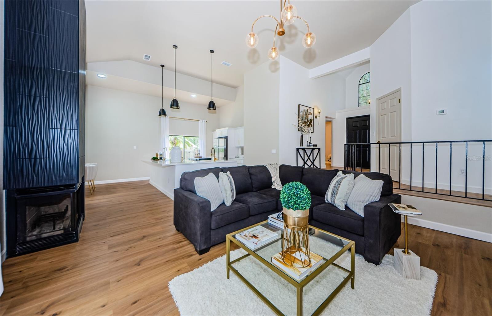 331 CASCADE LN
