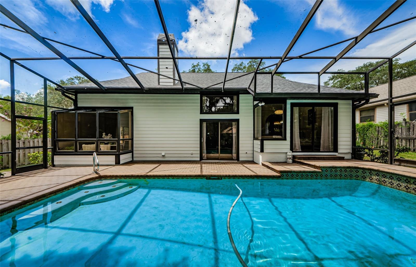 331 CASCADE LN