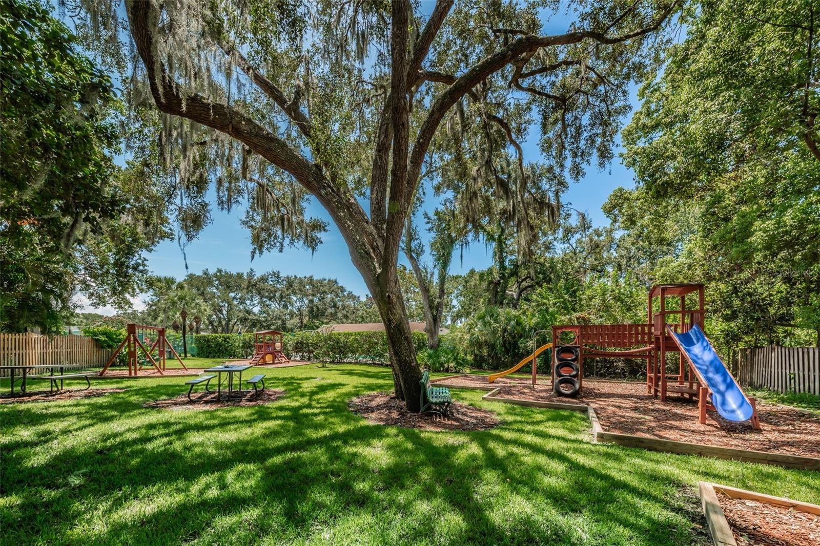 331 CASCADE LN