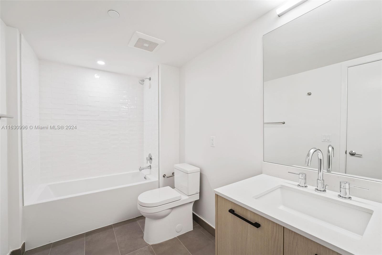 1500 Bay Rd # 1425 Unit: N-1425
