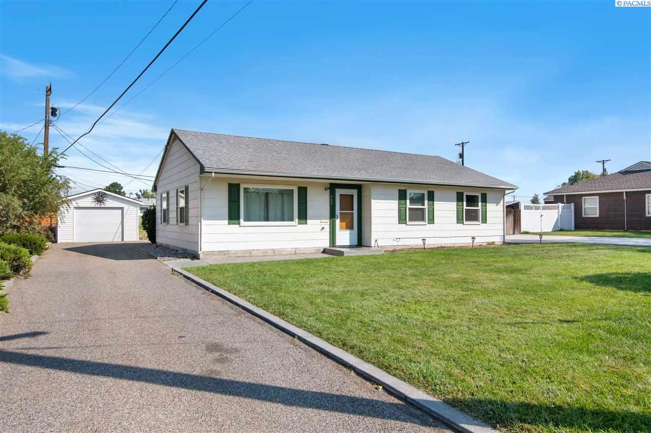 902 Cedar