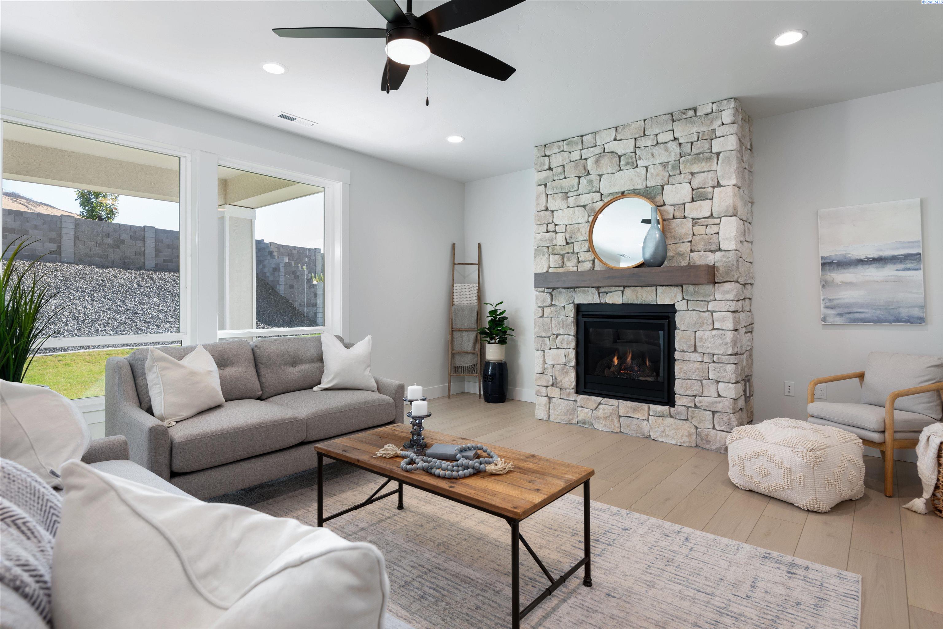 2414 Maggio Loop Lot 9