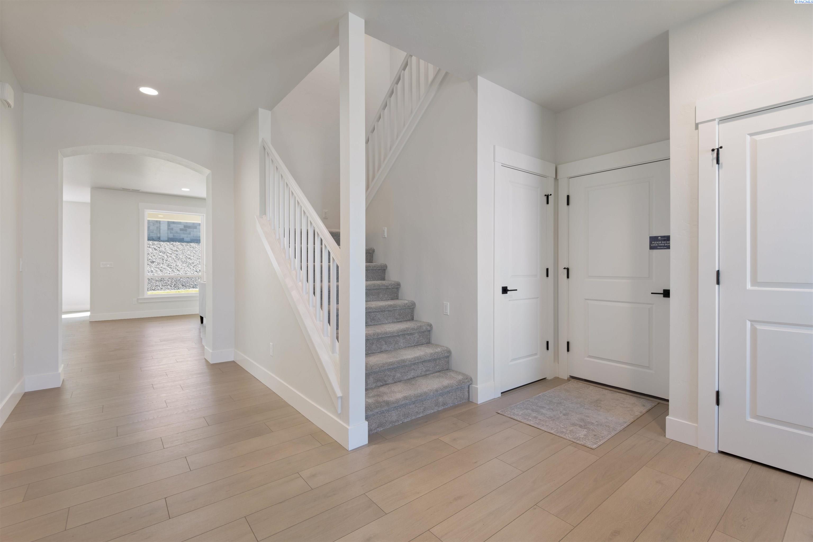 2414 Maggio Loop Lot 9