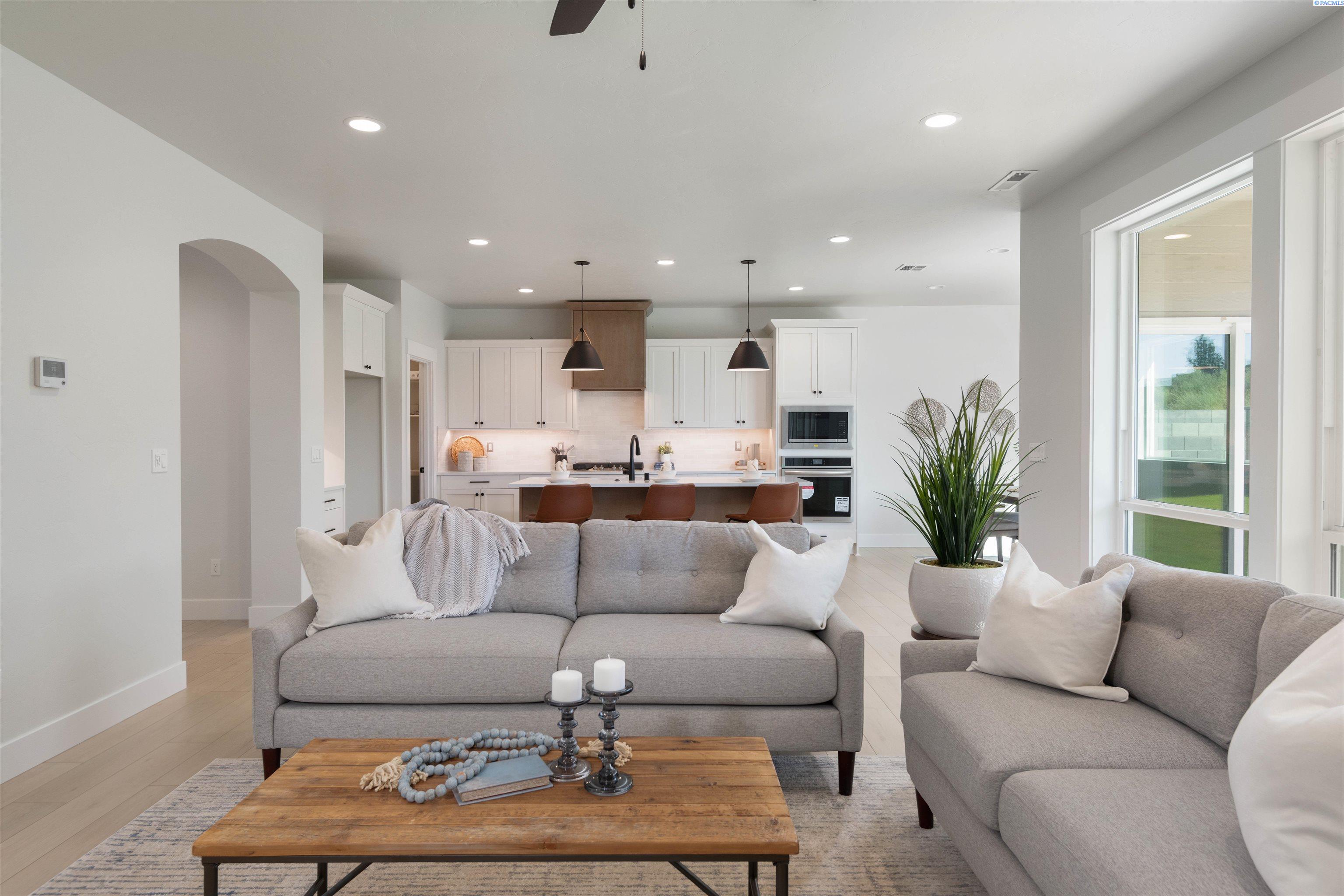 2414 Maggio Loop Lot 9