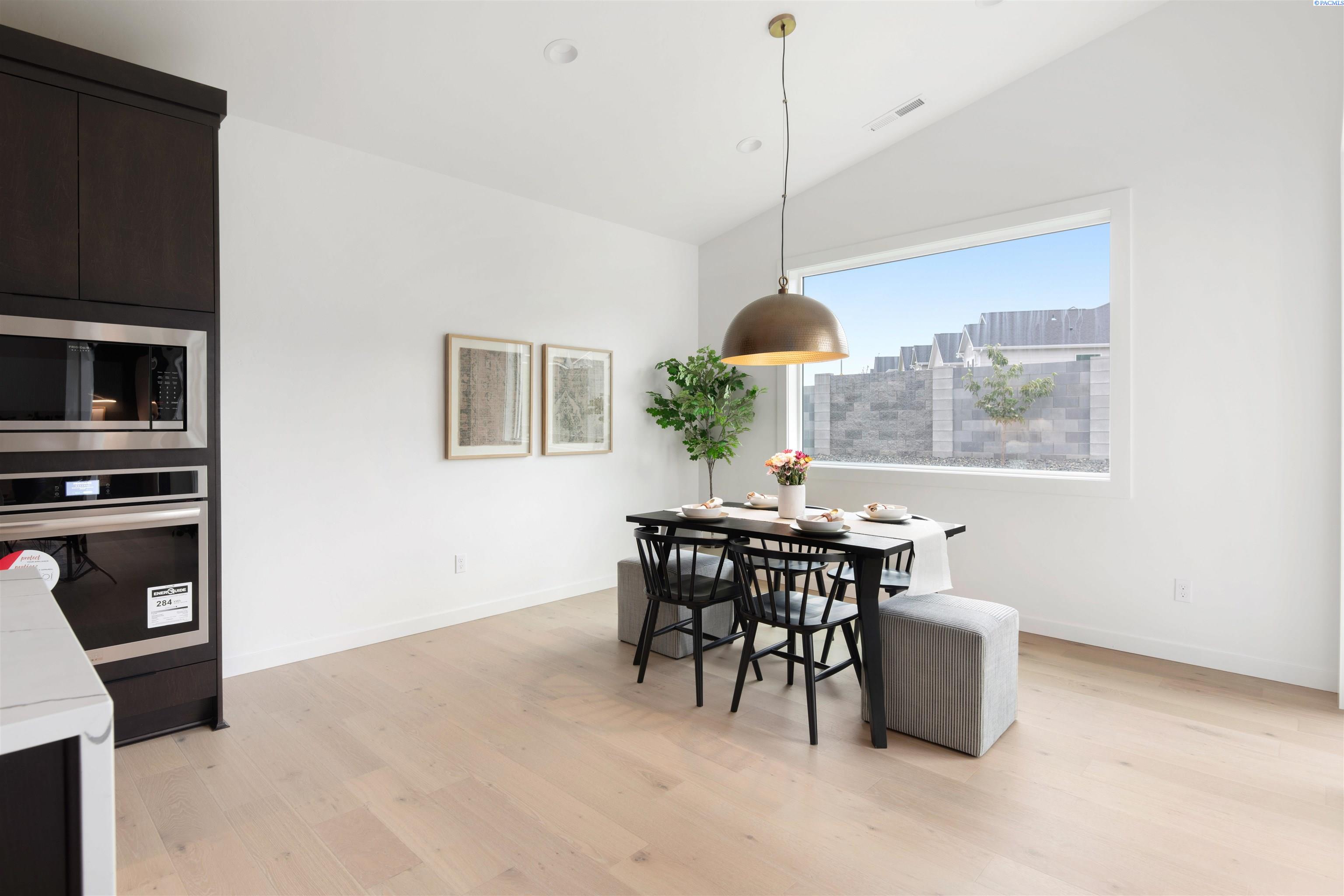 2455 Maggio Loop Unit: Lot53