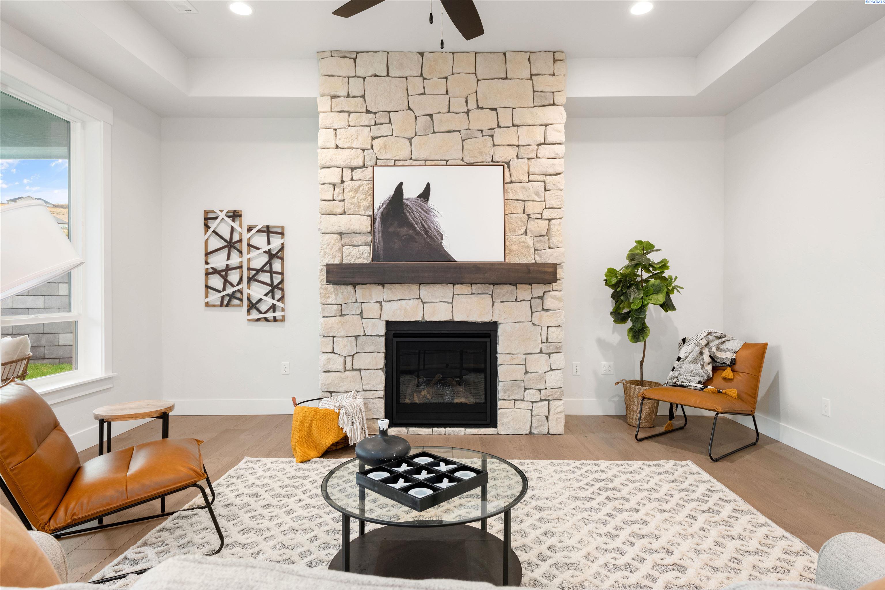2437 Maggio Loop Unit: Lot56