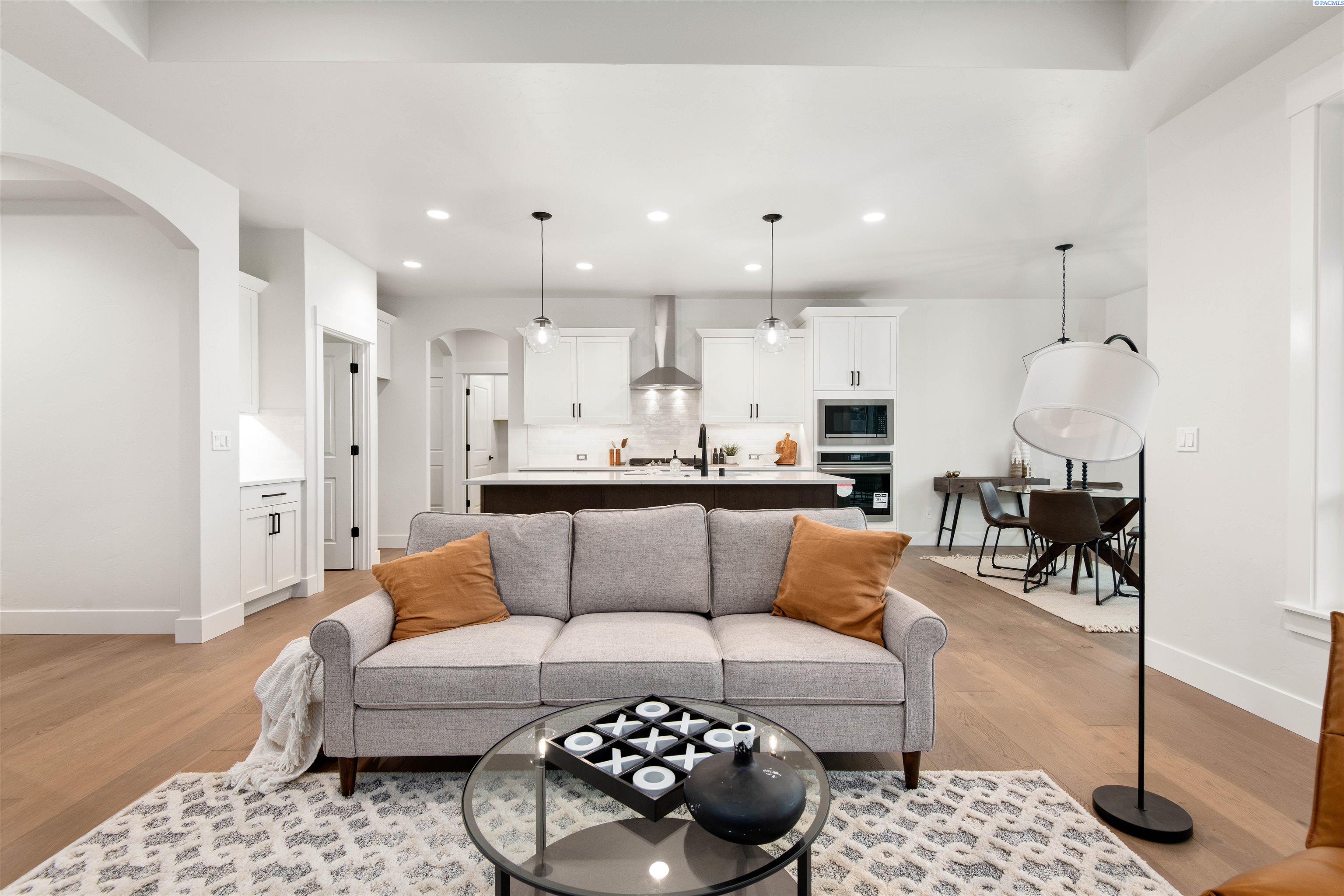 2437 Maggio Loop Unit: Lot56