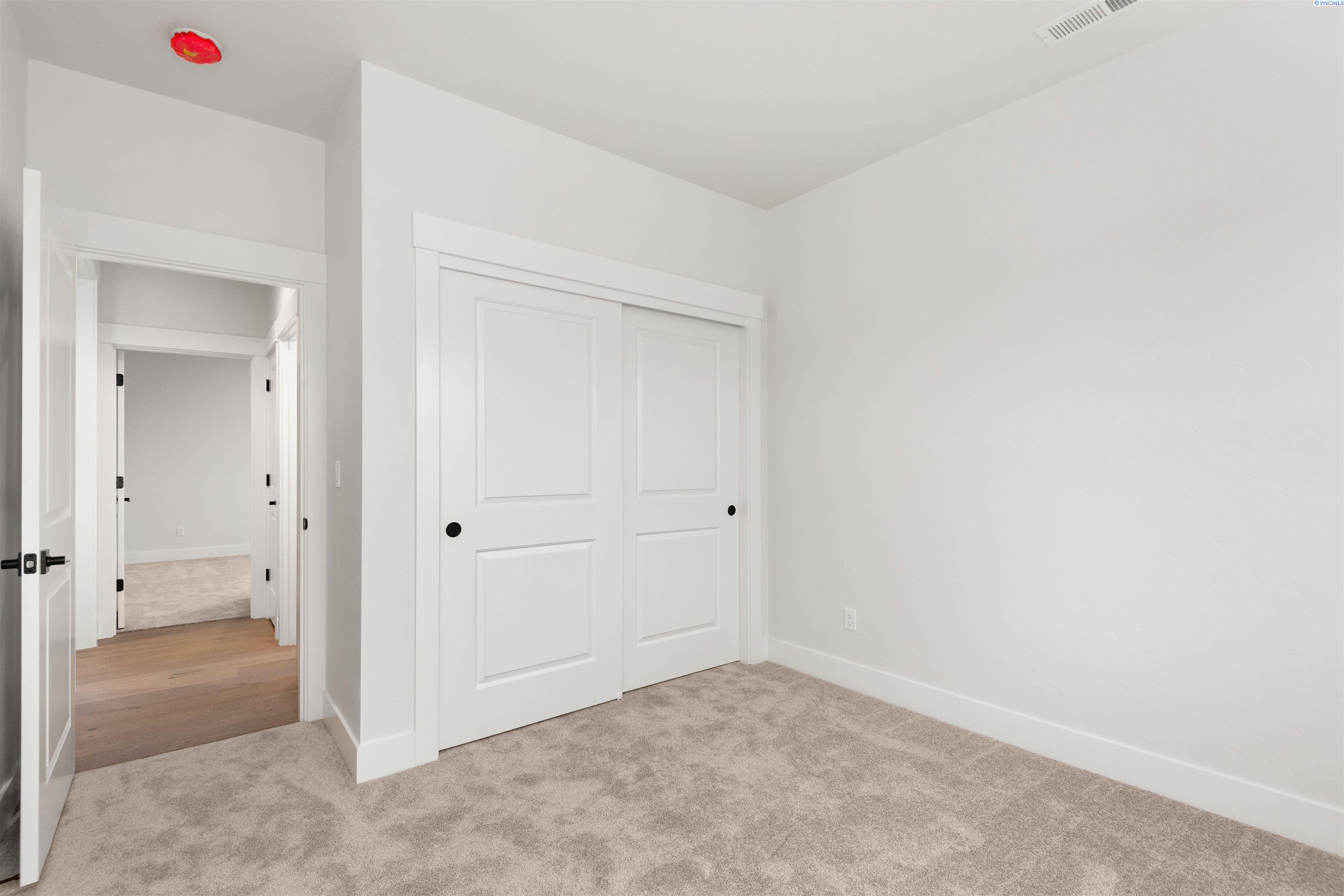 2437 Maggio Loop Unit: Lot56