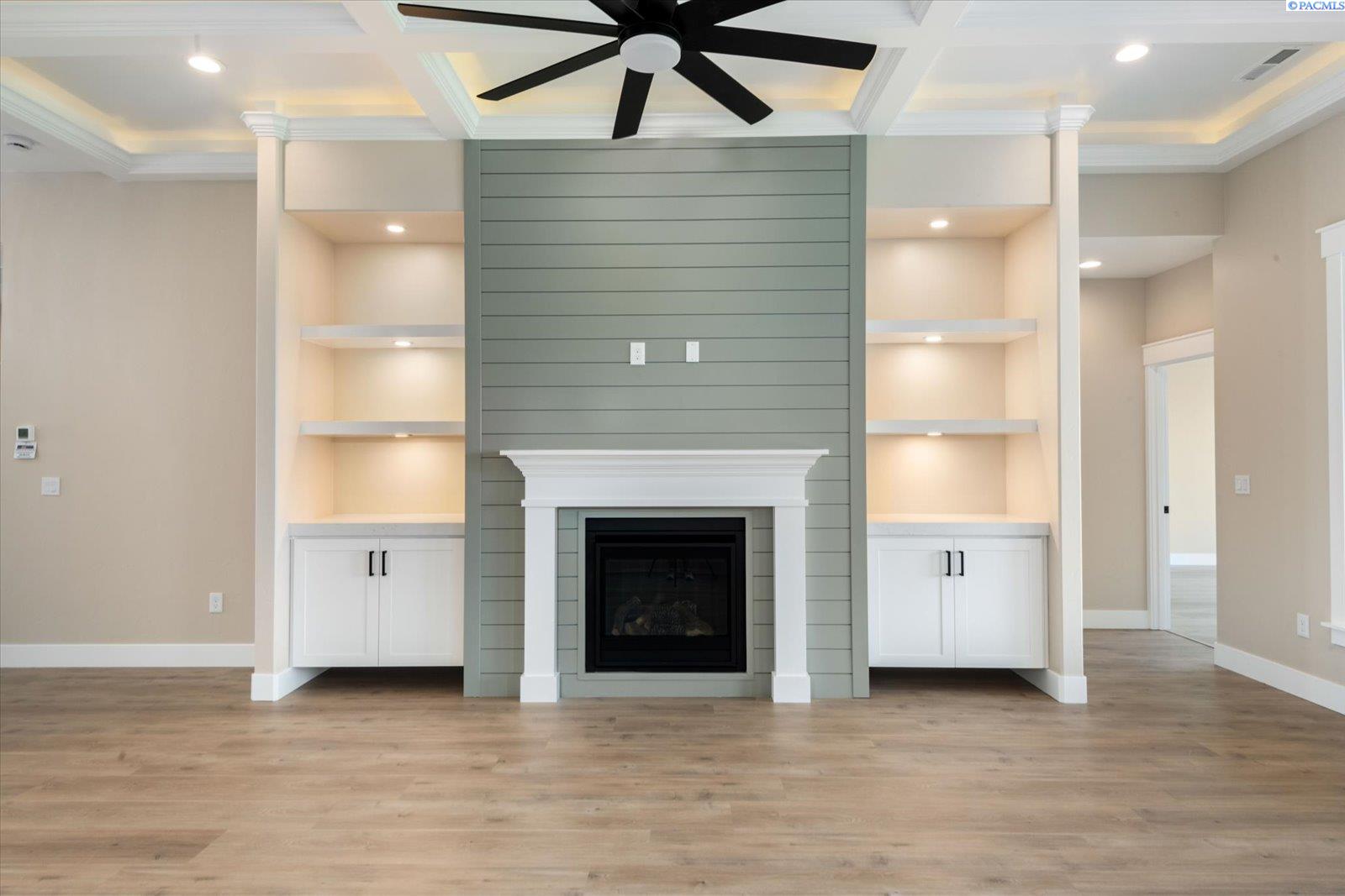 2347 Upriver
