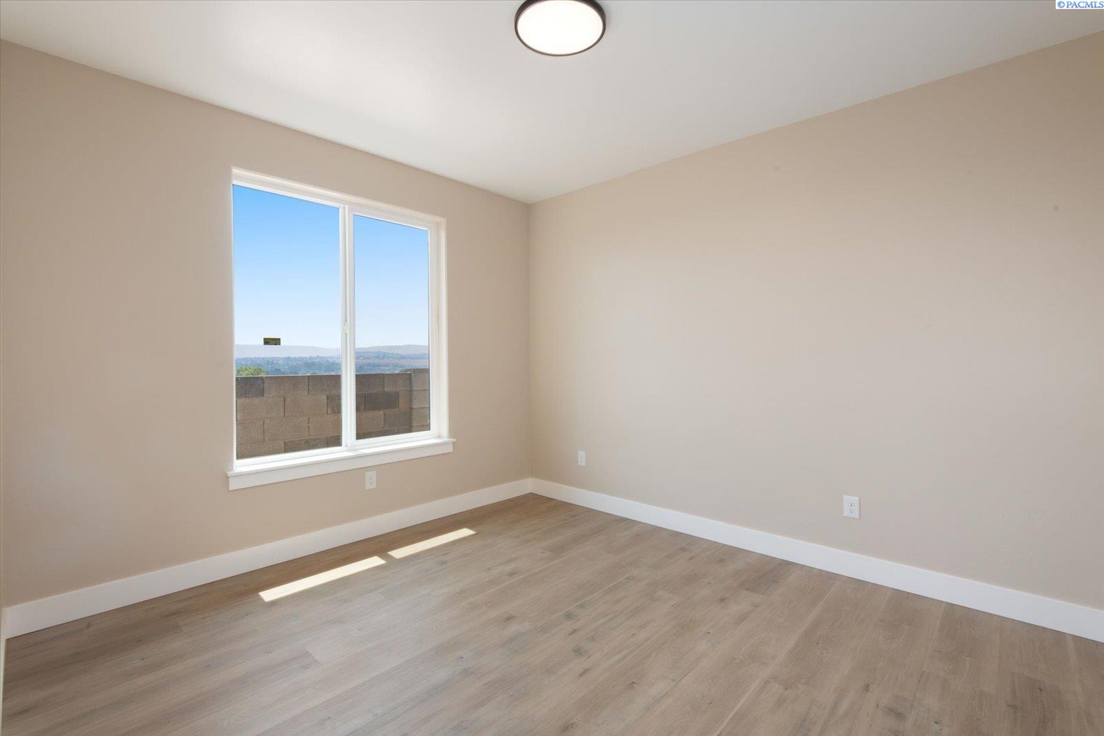 2347 Upriver