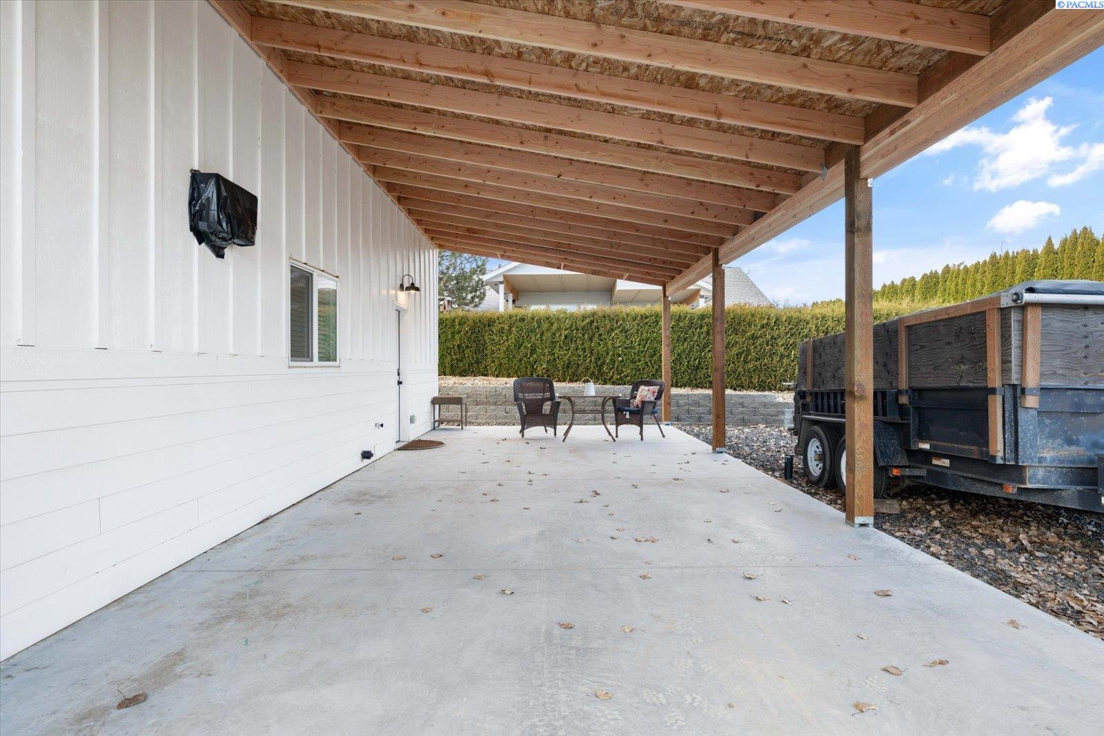 101504 E Clover