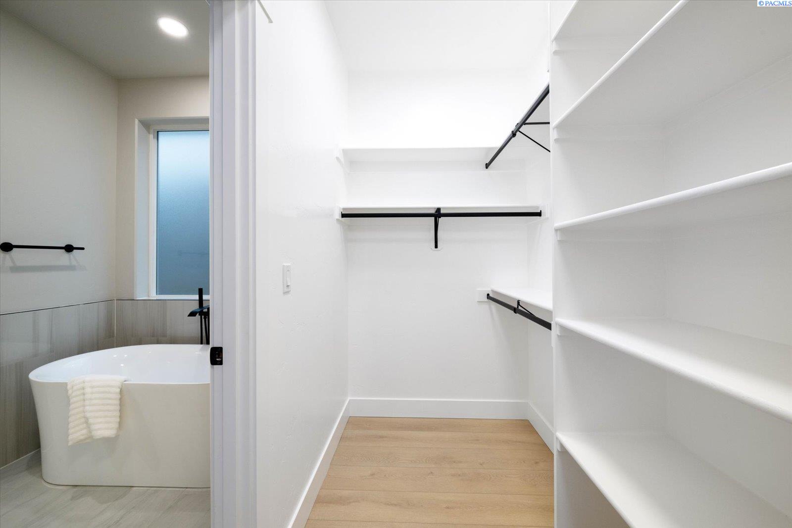 2369 Waterhill
