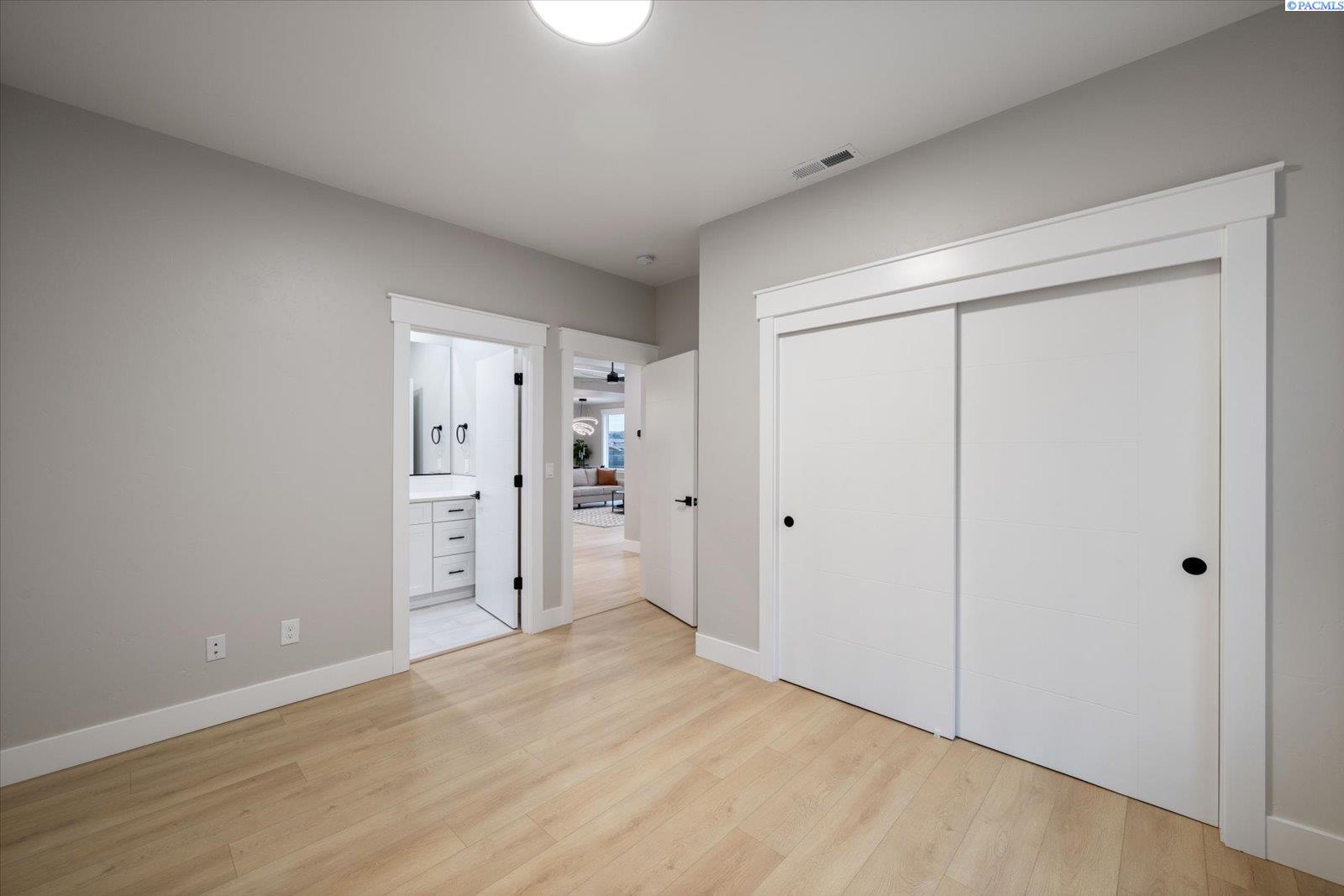 2369 Waterhill