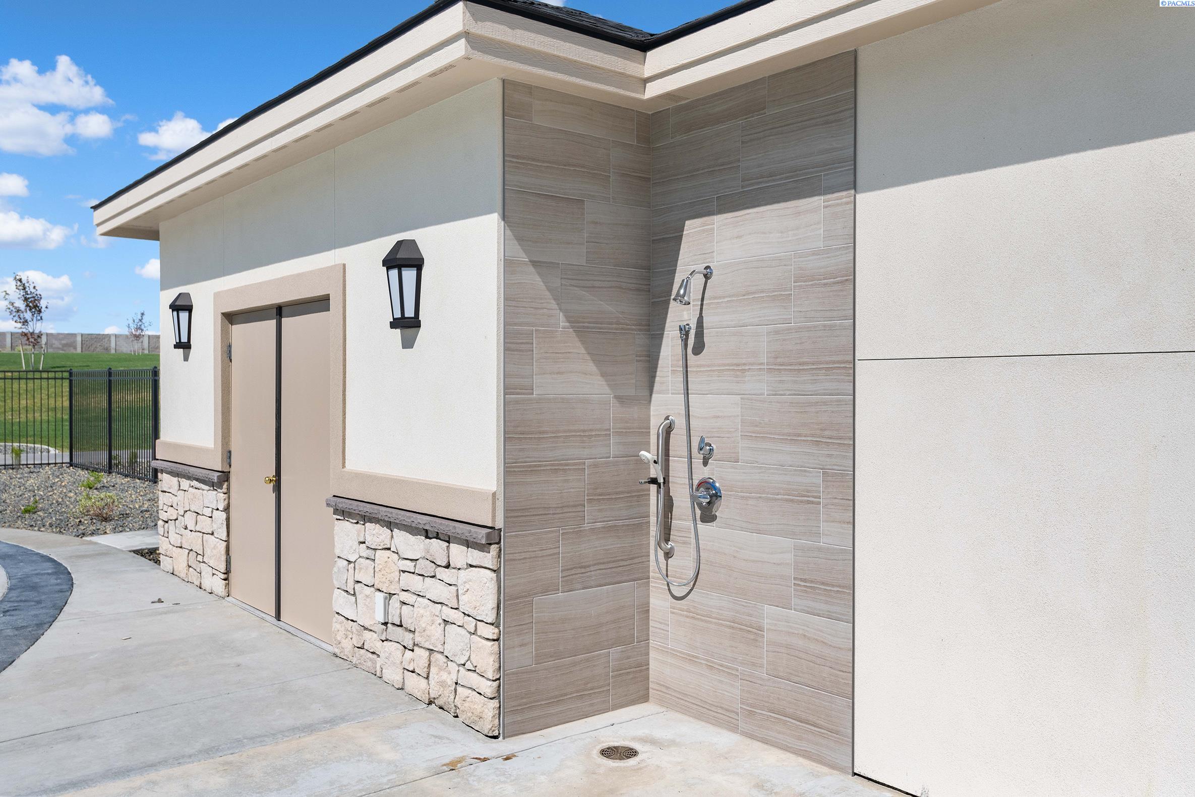 2369 Waterhill