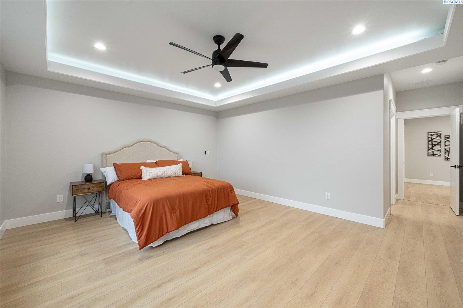2369 Waterhill