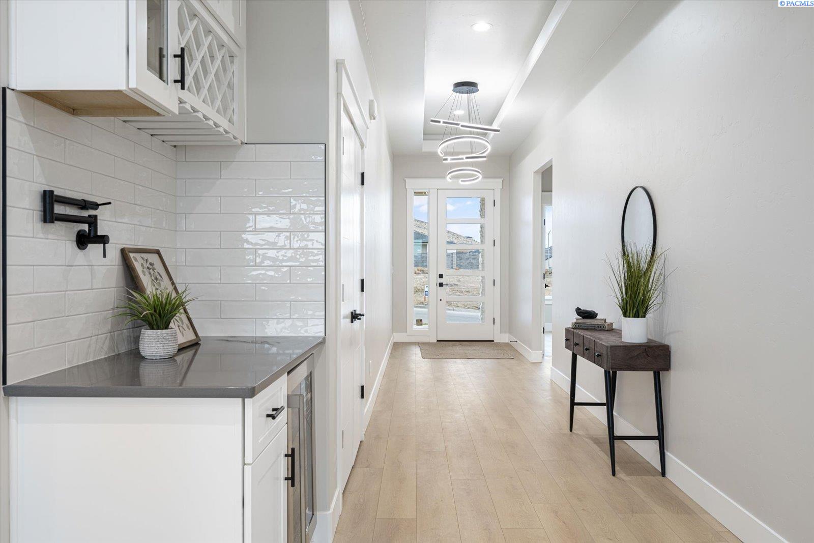 2369 Waterhill