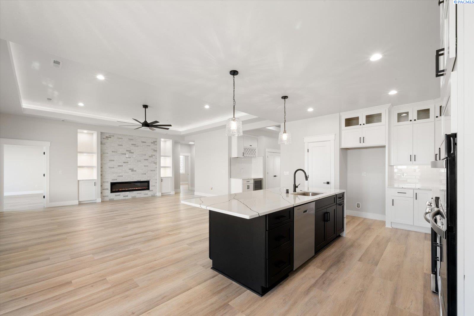 2363 Upriver