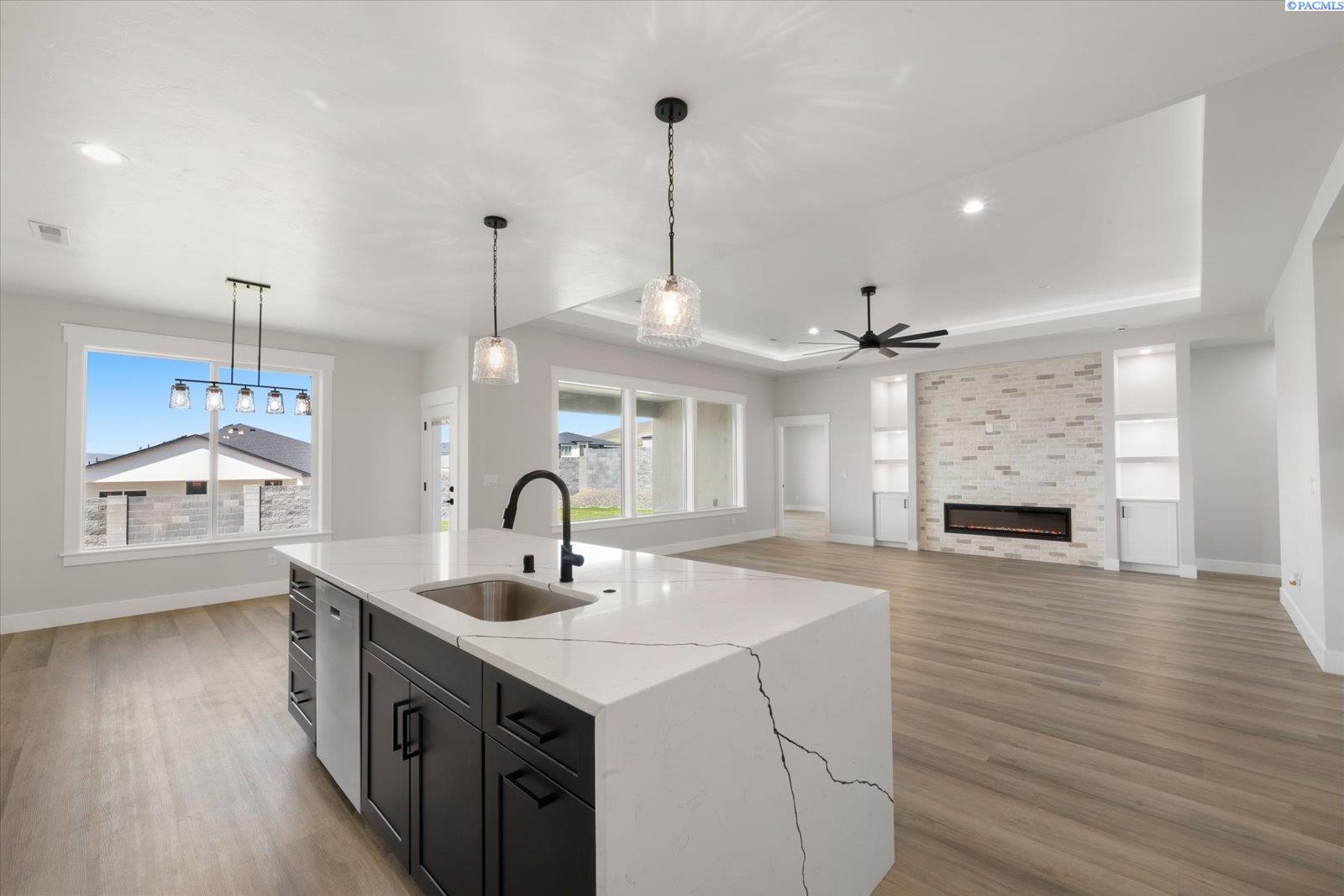 2363 Upriver