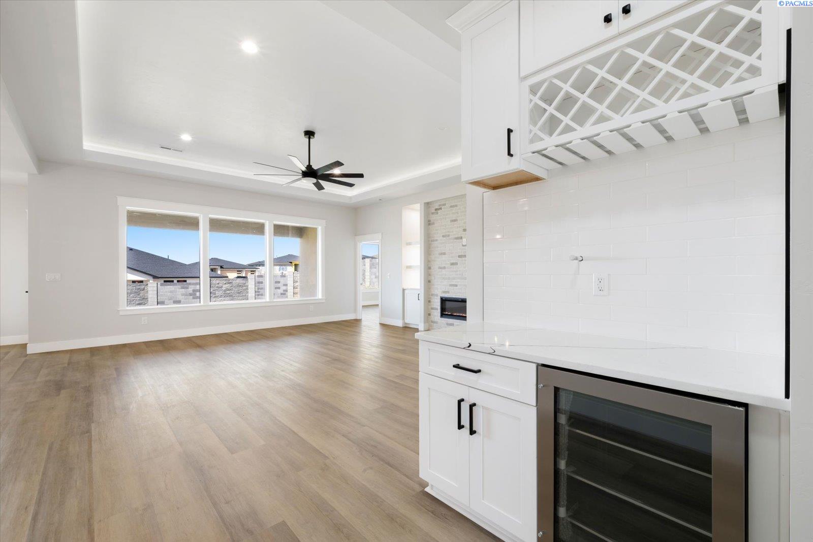 2363 Upriver