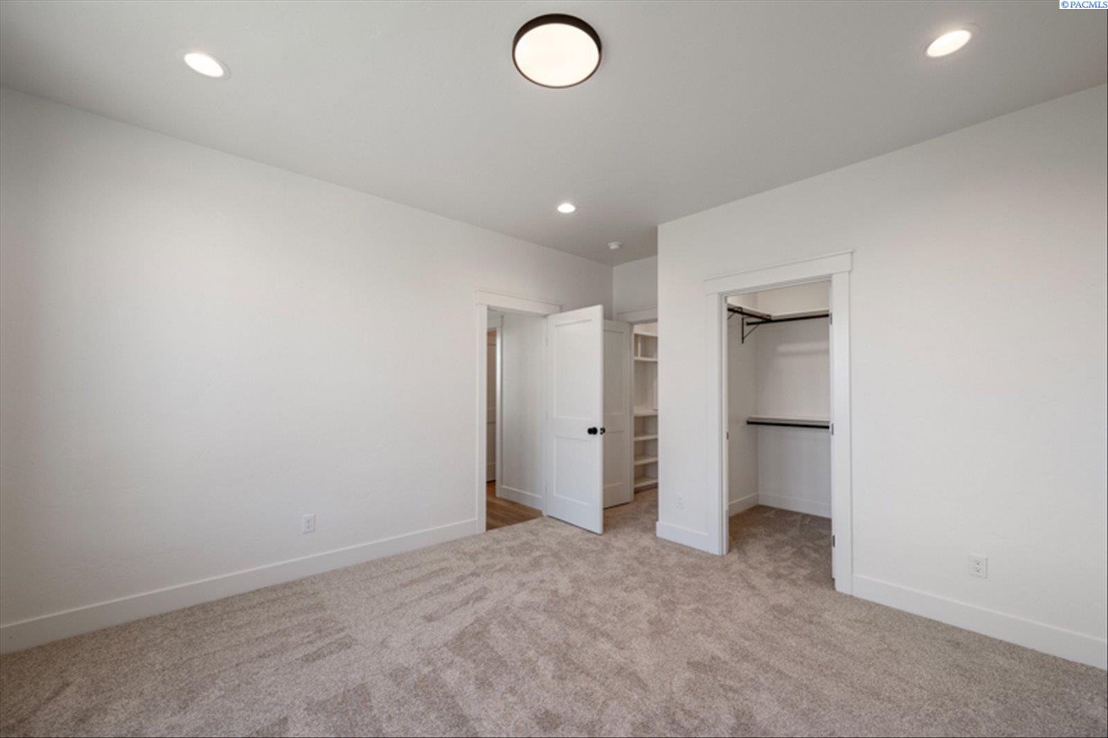 4127 Clover Rd