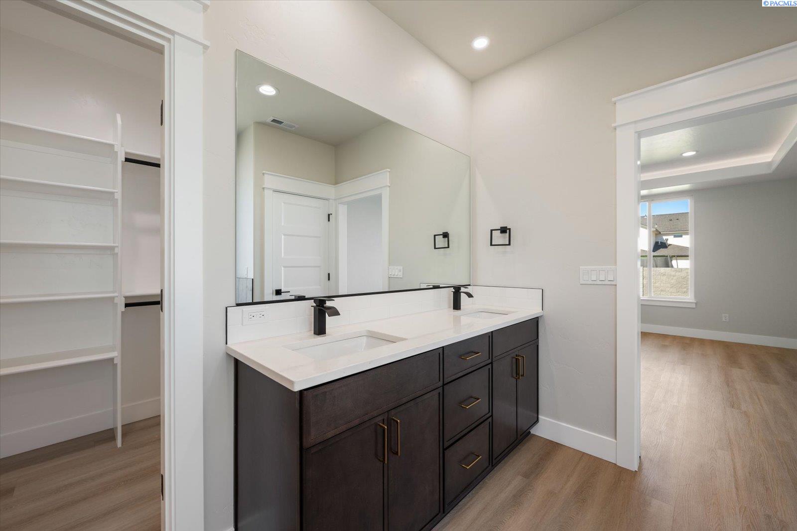 2331 Upriver