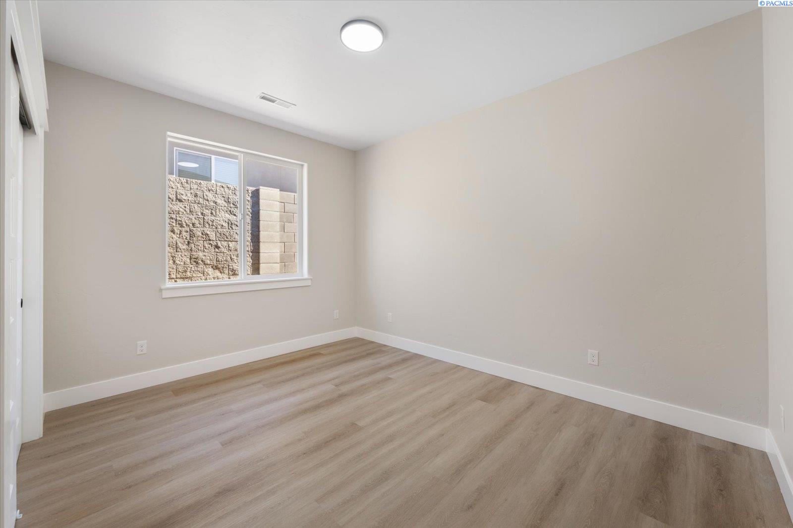 2331 Upriver