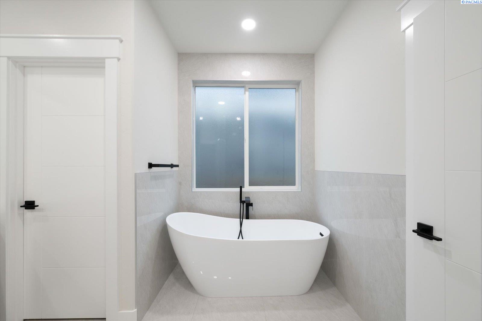 2329 Waterhill