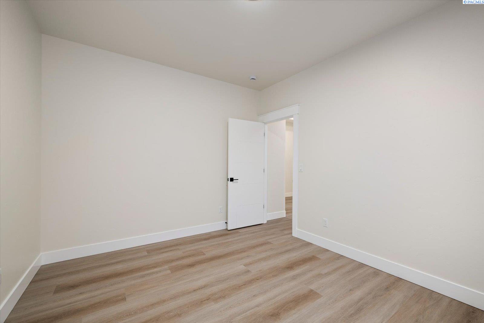 2329 Waterhill