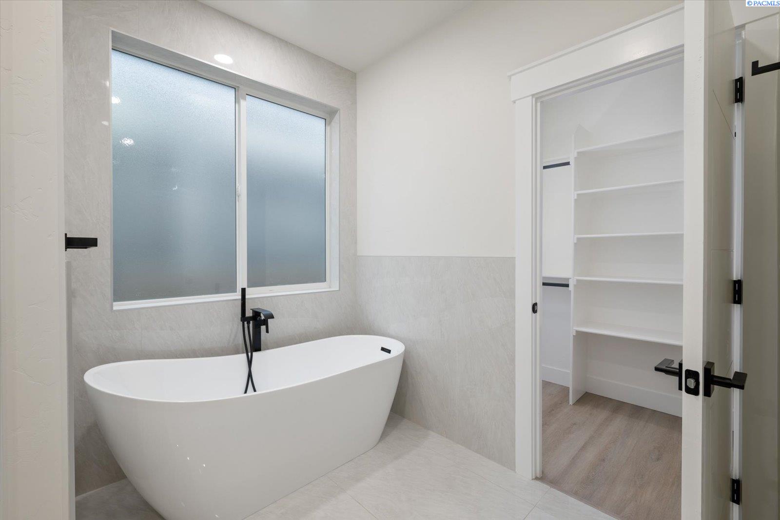 2329 Waterhill