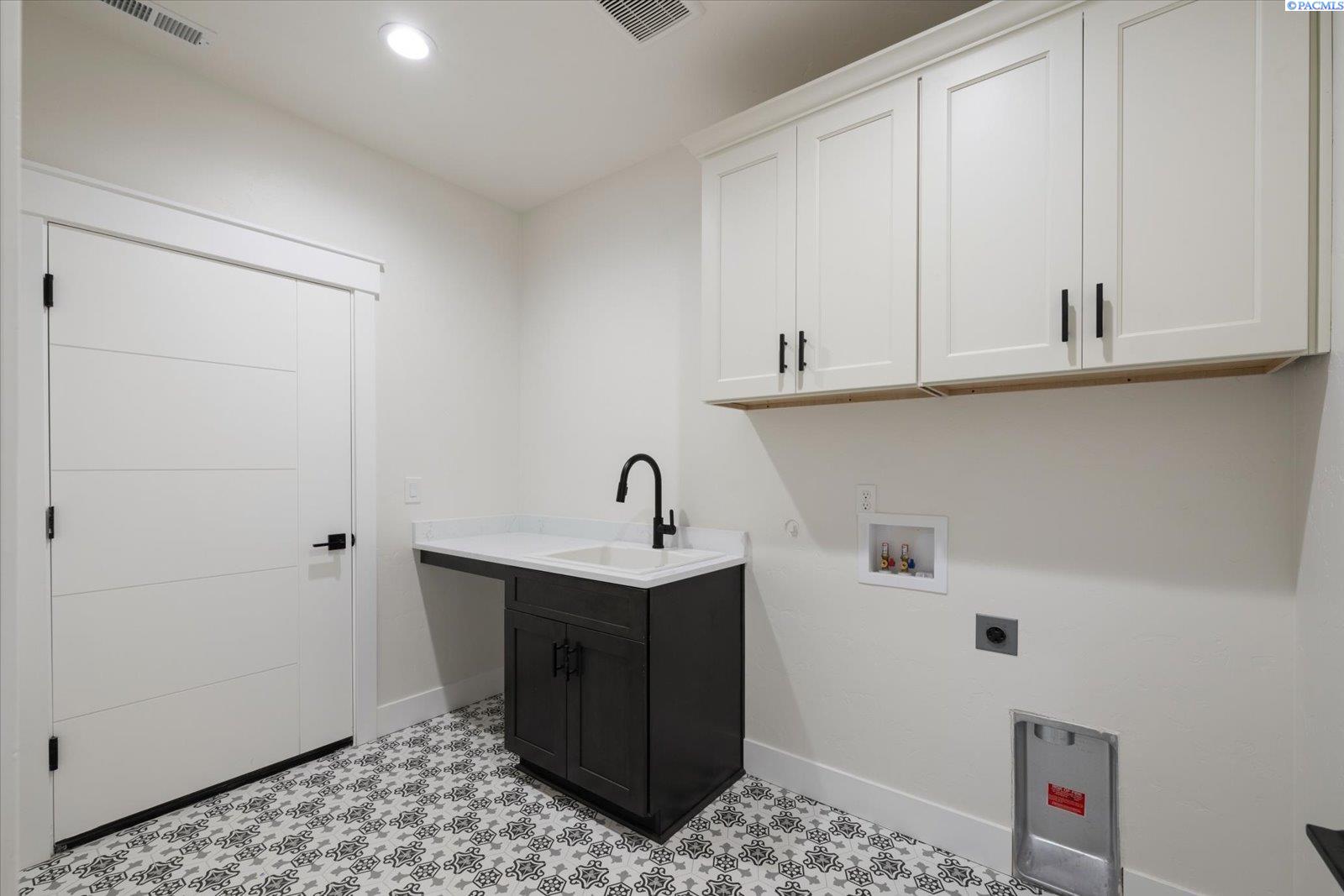 2329 Waterhill