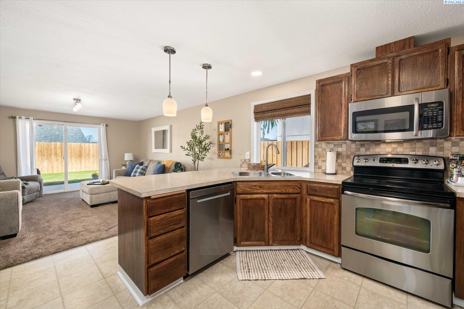 6611 Fenway Dr