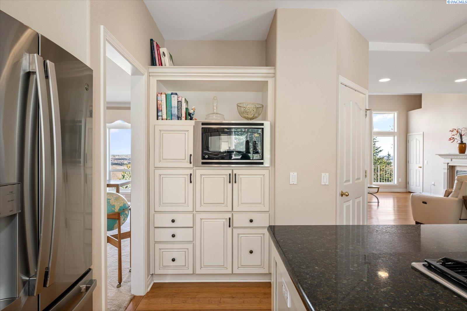 1213 Brentwood Ave