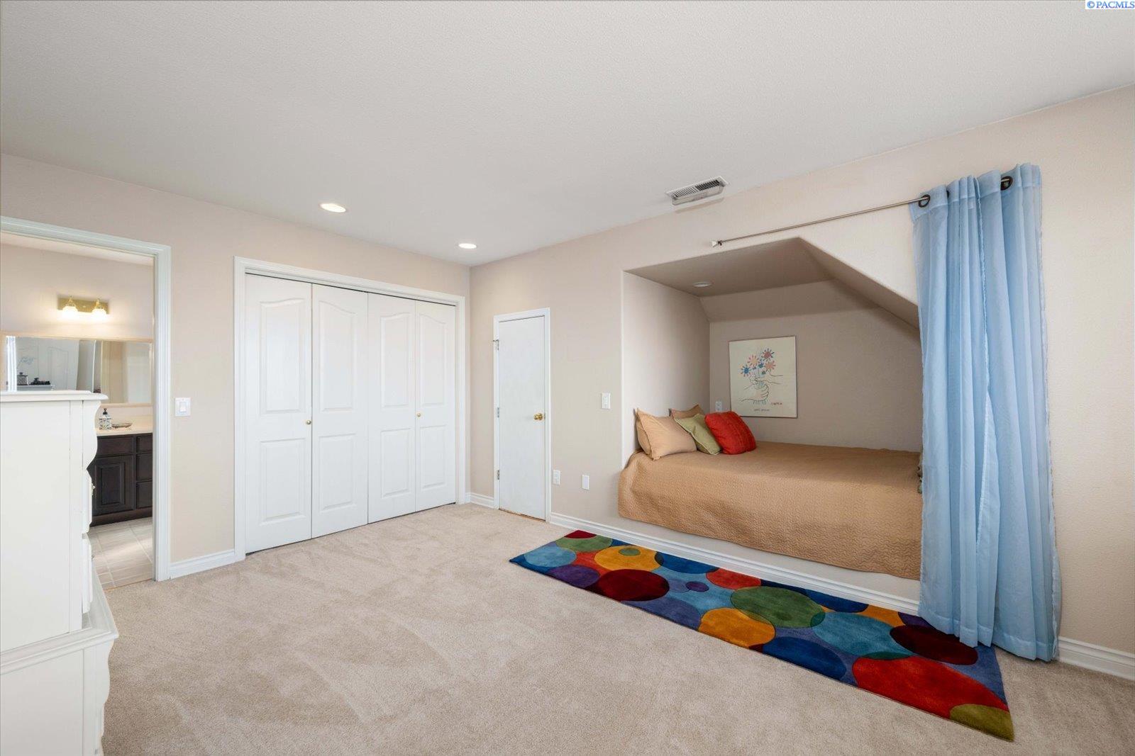 1213 Brentwood Ave