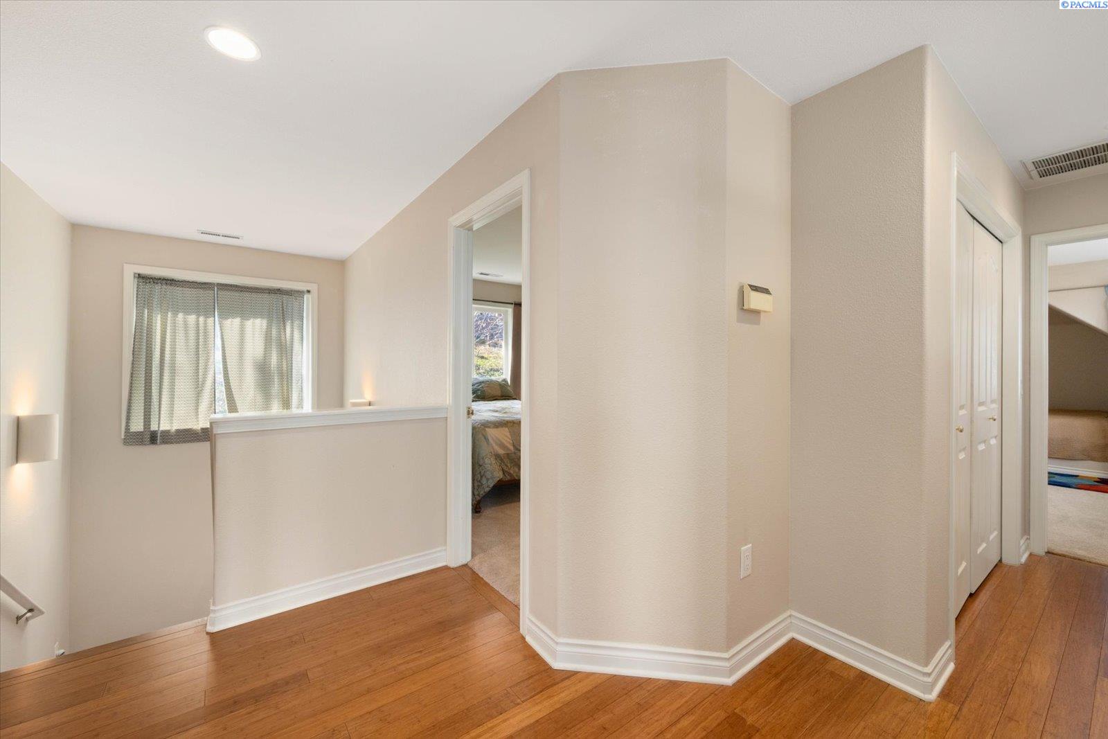 1213 Brentwood Ave