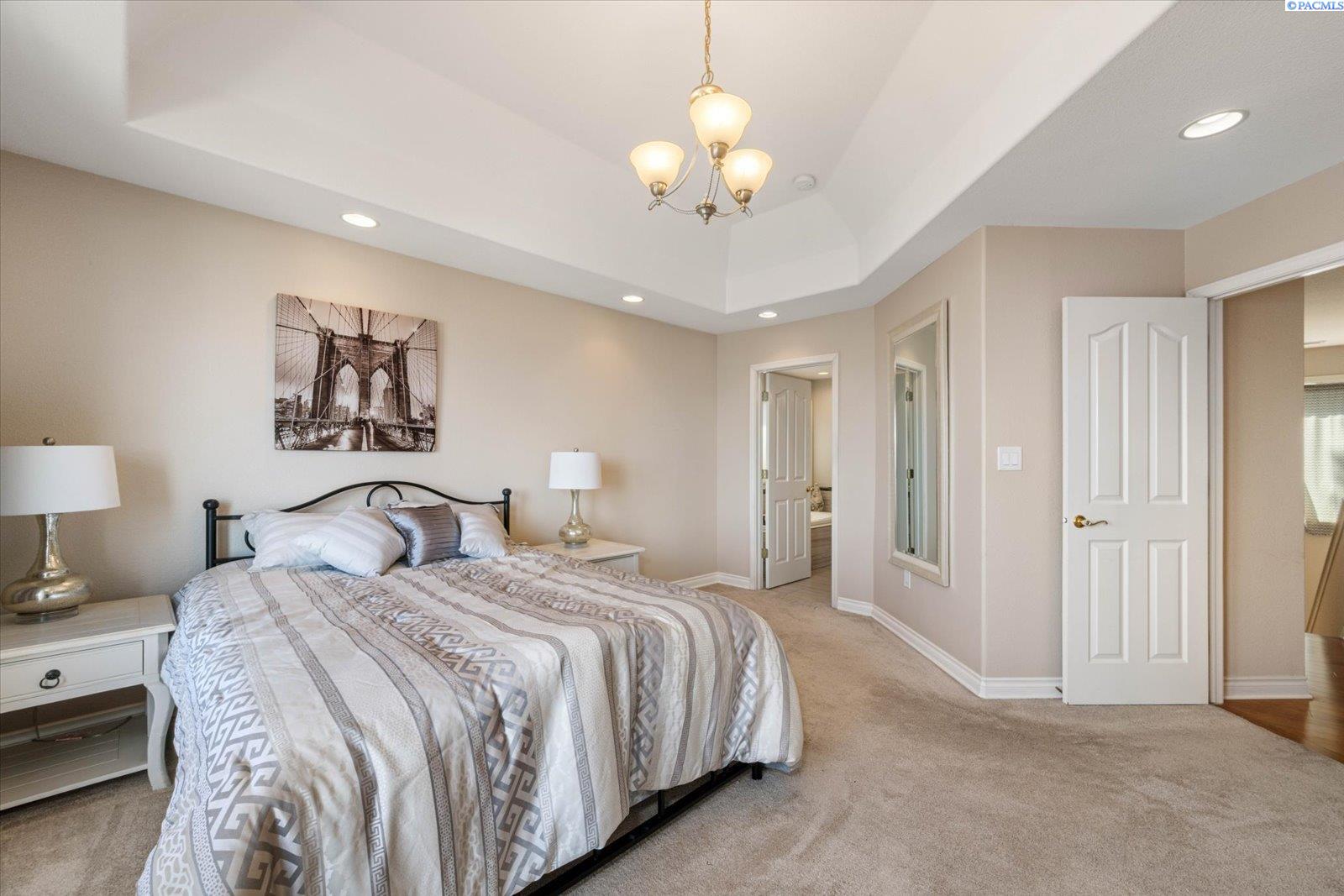 1213 Brentwood Ave