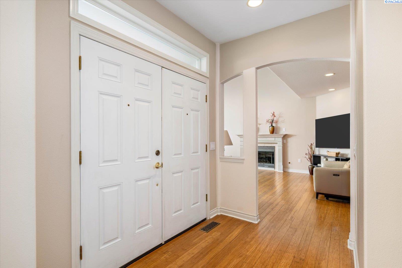 1213 Brentwood Ave