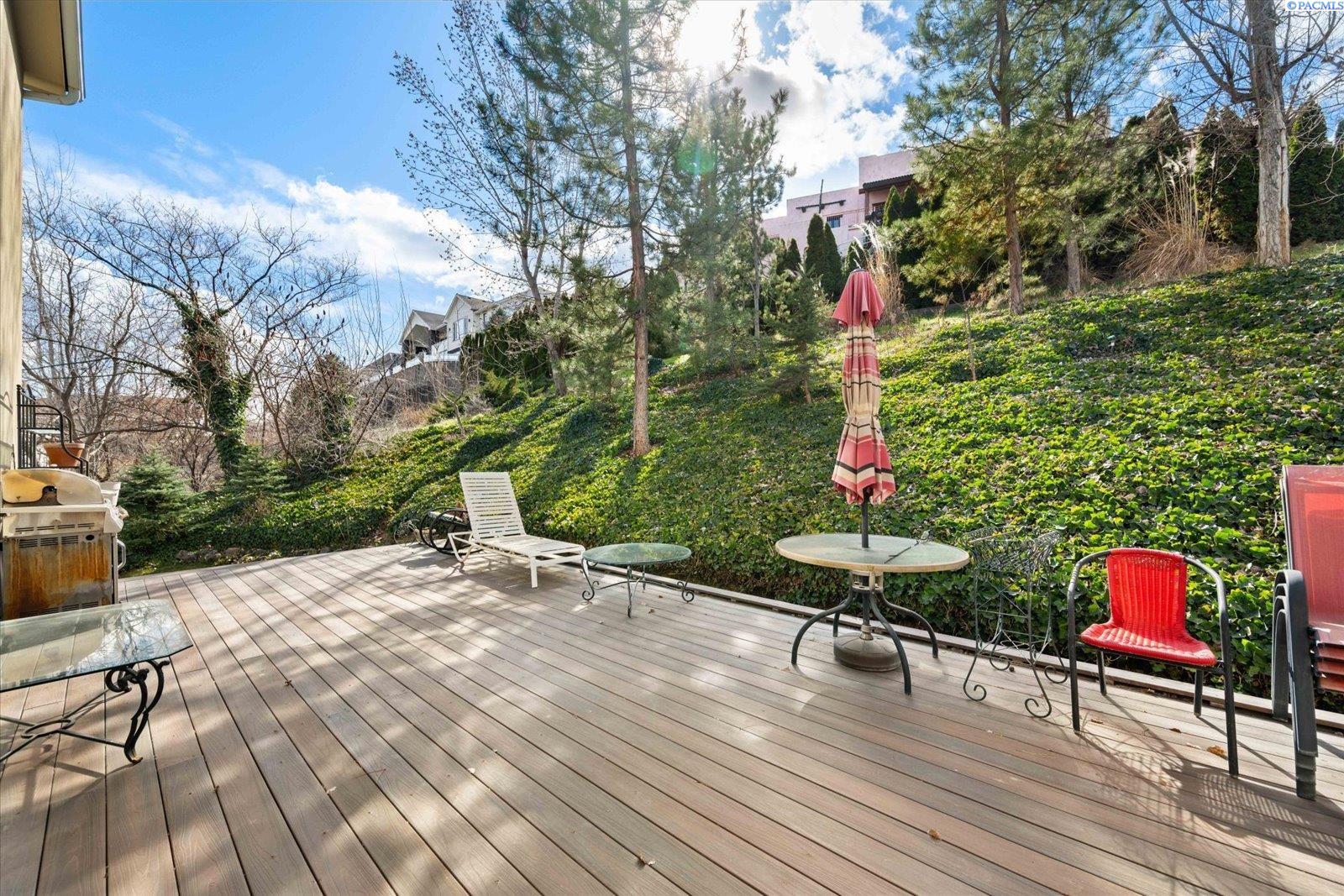 1213 Brentwood Ave