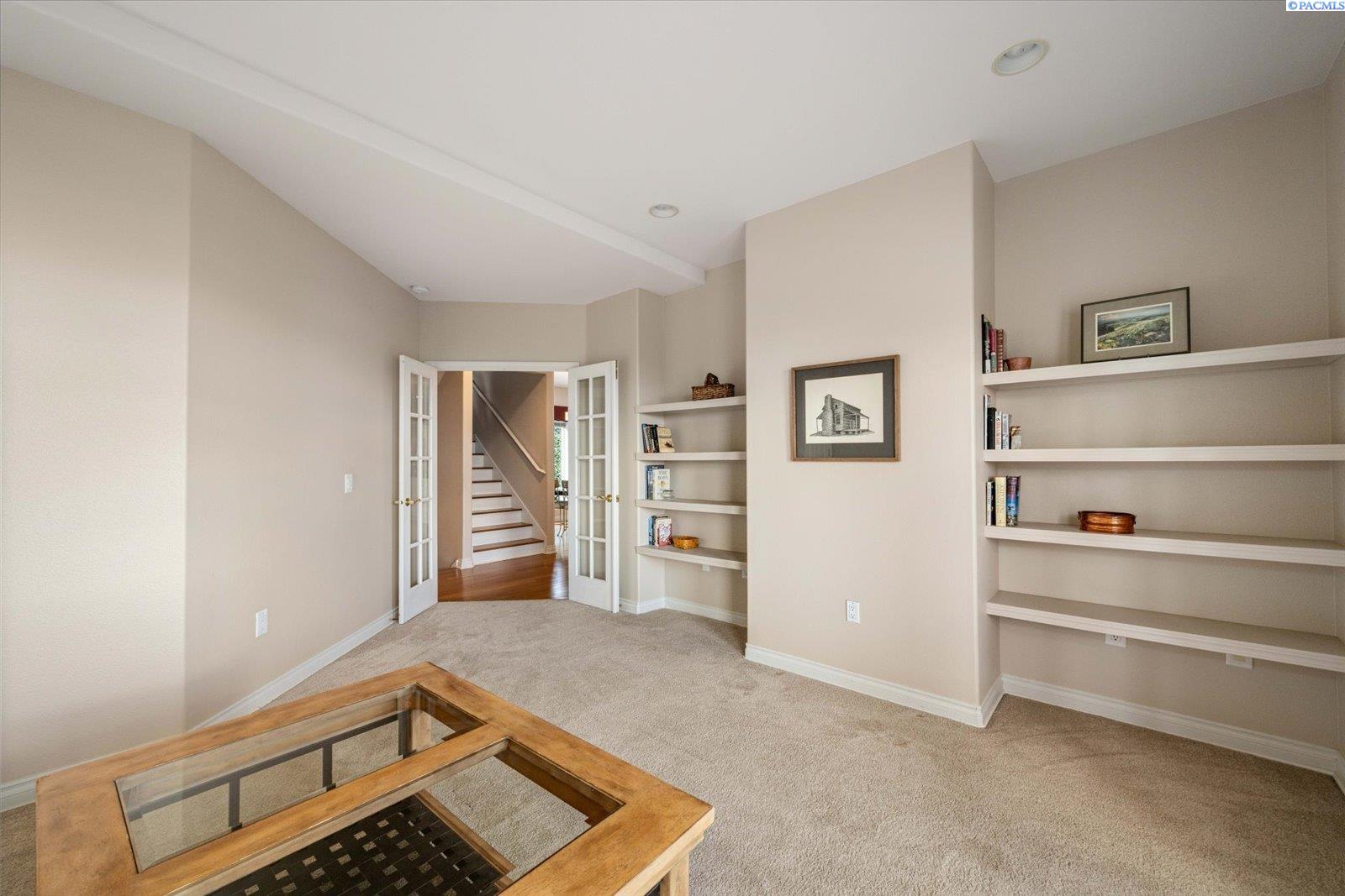 1213 Brentwood Ave