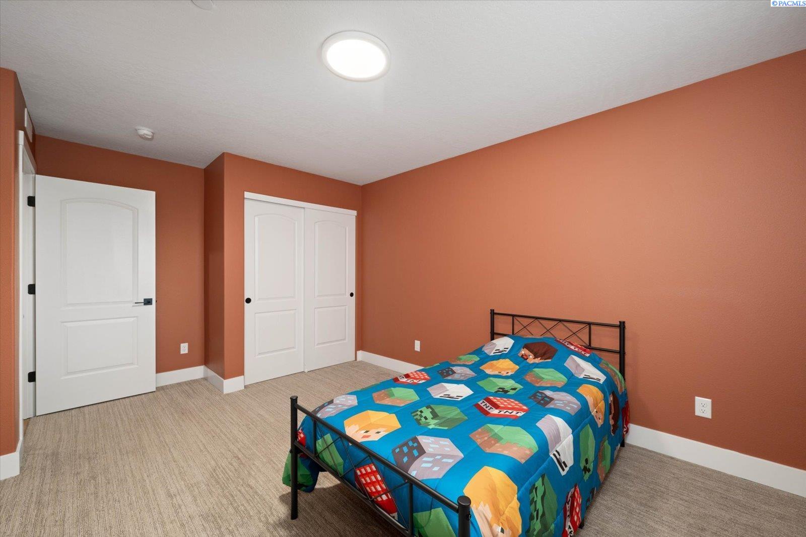 4259 Potlatch