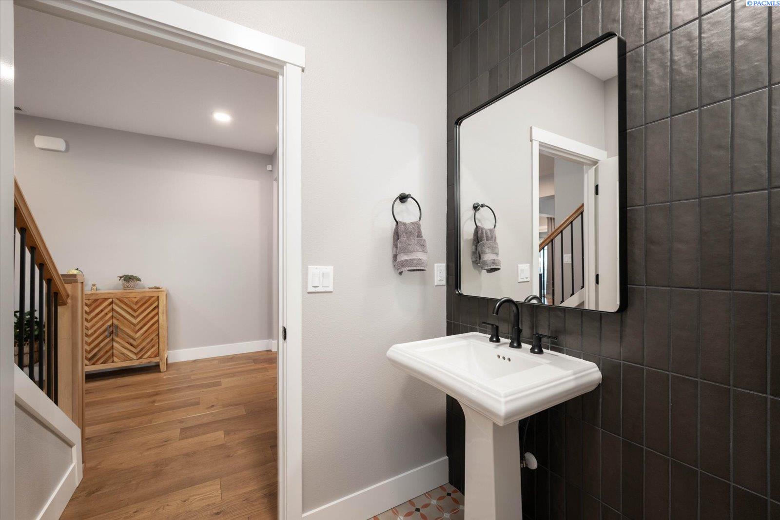 4259 Potlatch