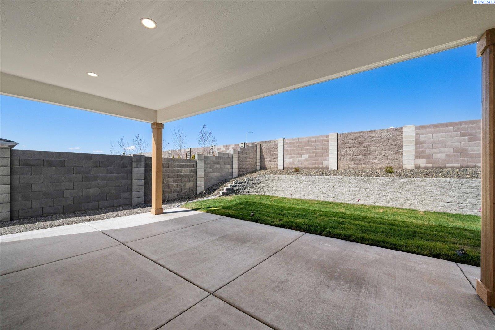 636 Lazio Way