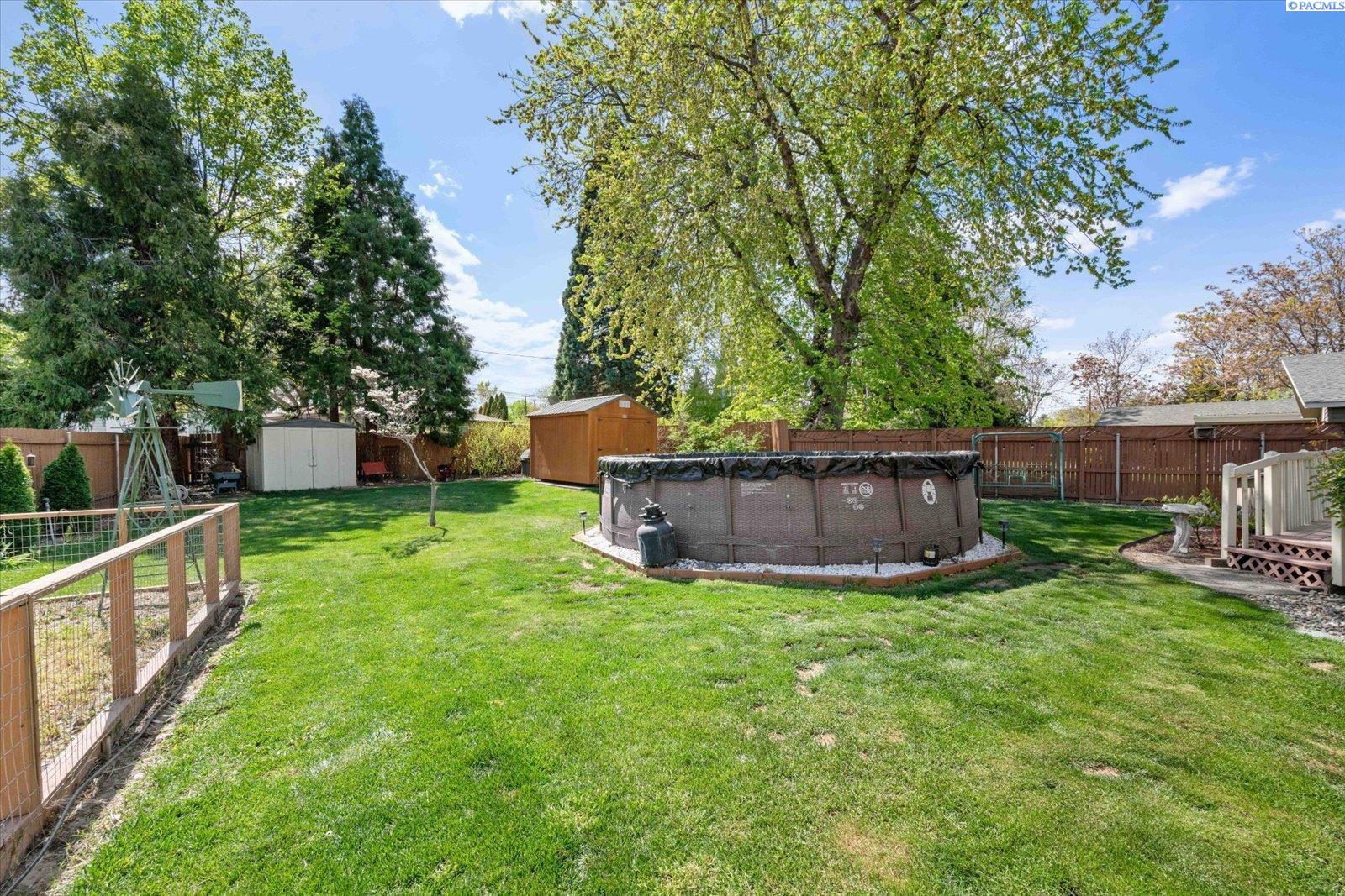 1713 W 8th Place